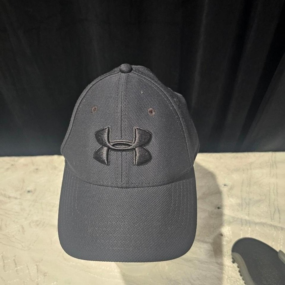 Under Armour black cap